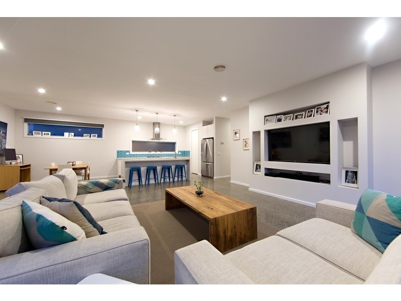 2a Bayview Road, Mornington VIC 3931