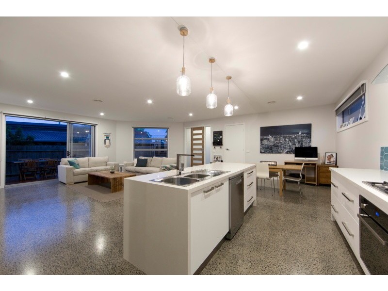 2a Bayview Road, Mornington VIC 3931