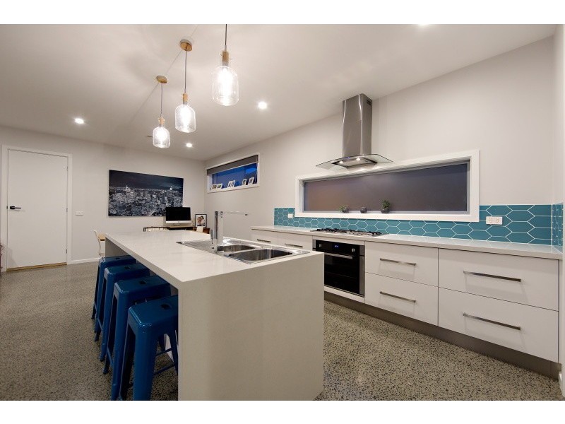 2a Bayview Road, Mornington VIC 3931