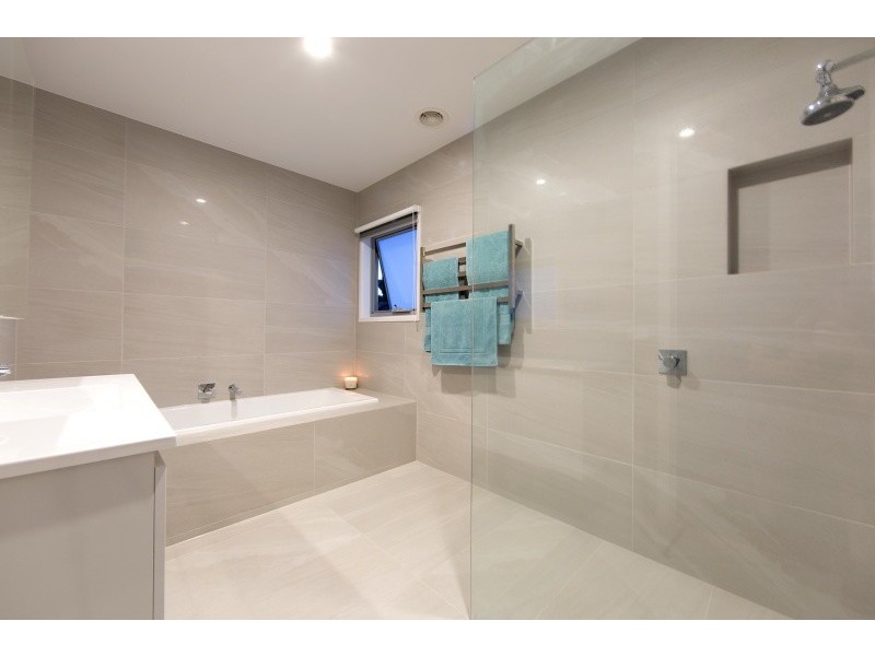 2a Bayview Road, Mornington VIC 3931