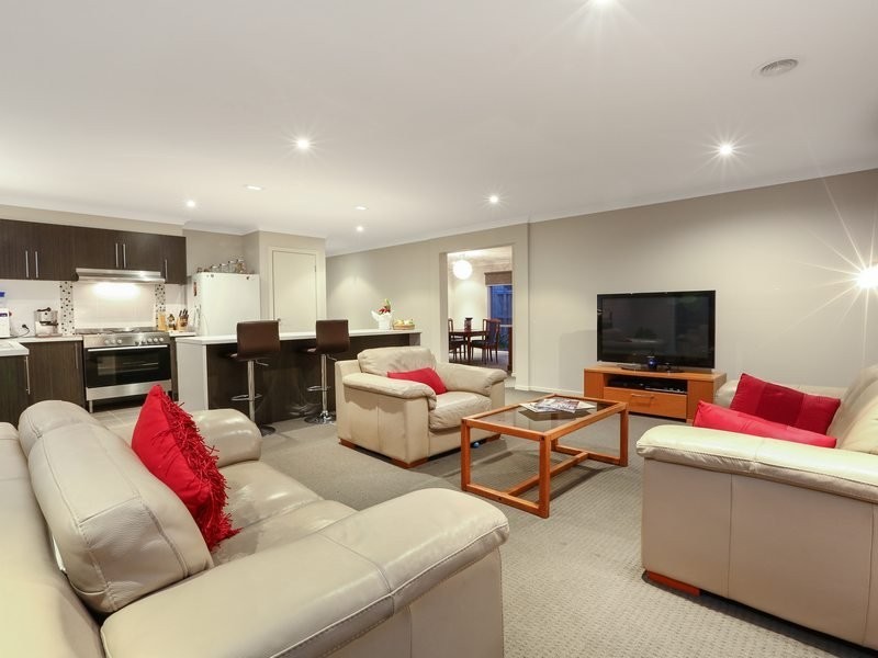 6 Sefton Grange, Mount Martha VIC 3934