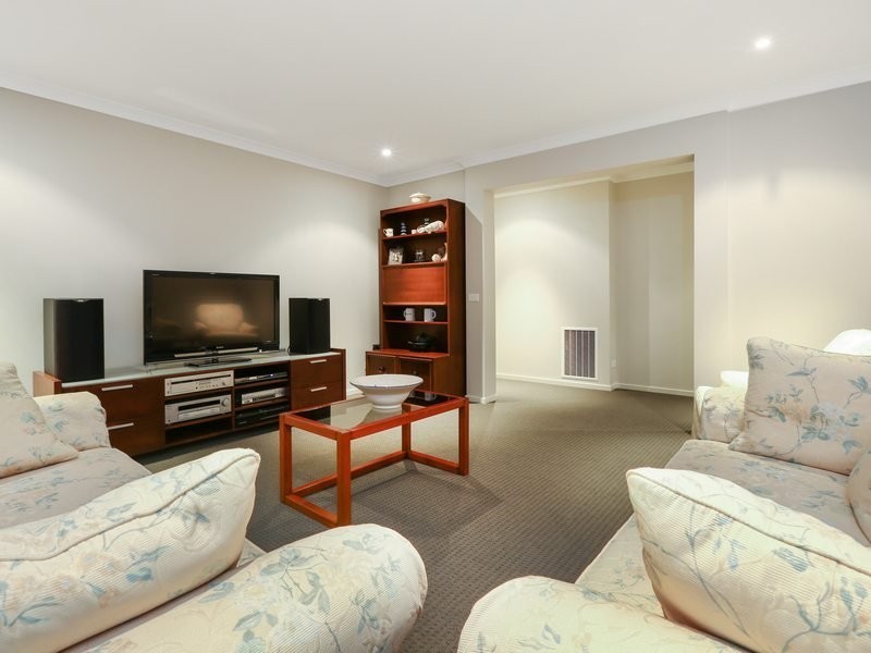 6 Sefton Grange, Mount Martha VIC 3934