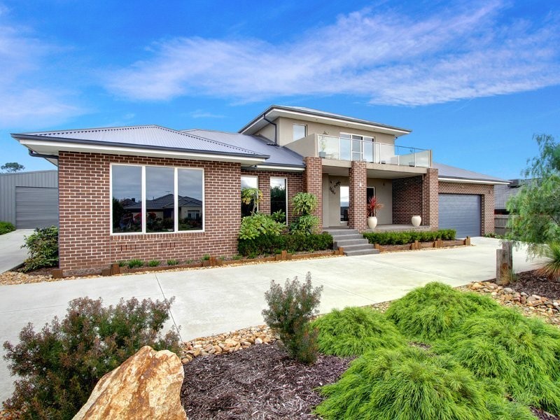 8 Bareena Court, Mornington VIC 3931