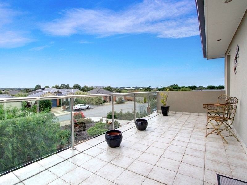 8 Bareena Court, Mornington VIC 3931