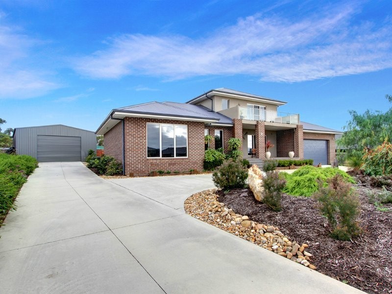 8 Bareena Court, Mornington VIC 3931