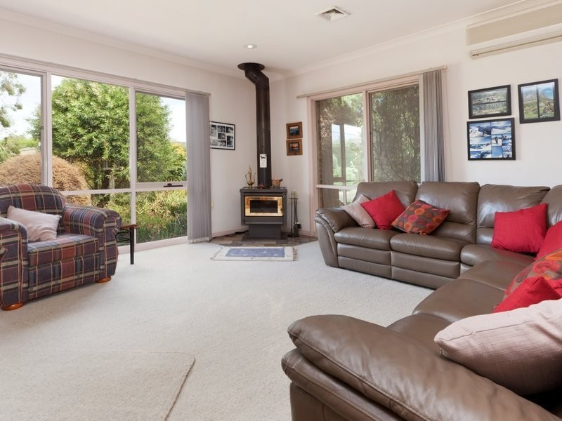 24 Green Island Ave, Mount Martha VIC 3934