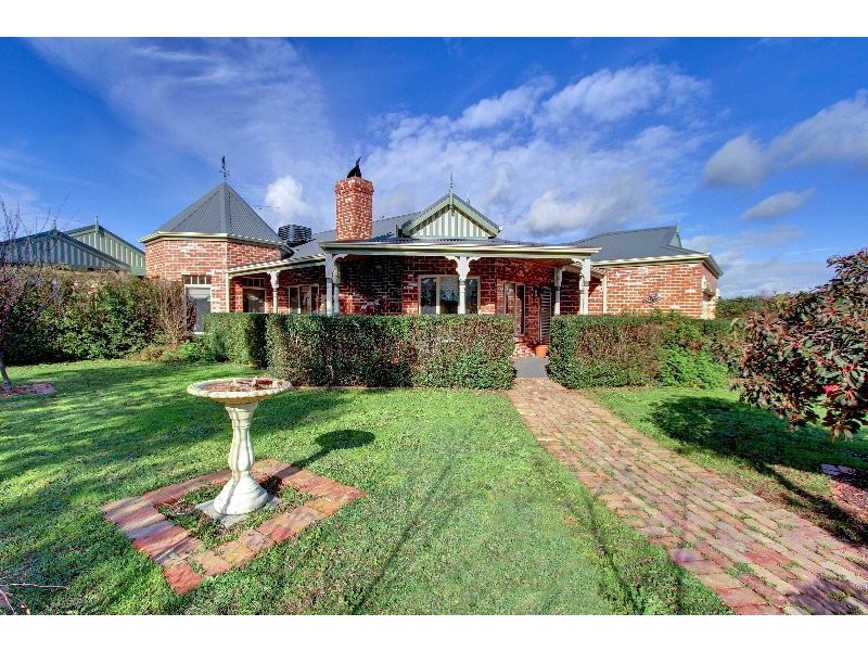 12 Halcyon Rise, Mornington VIC 3931