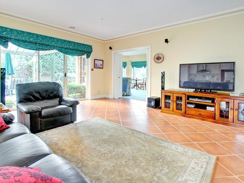 12 Halcyon Rise, Mornington VIC 3931