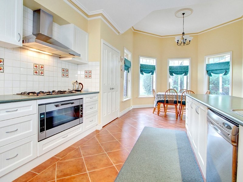 12 Halcyon Rise, Mornington VIC 3931