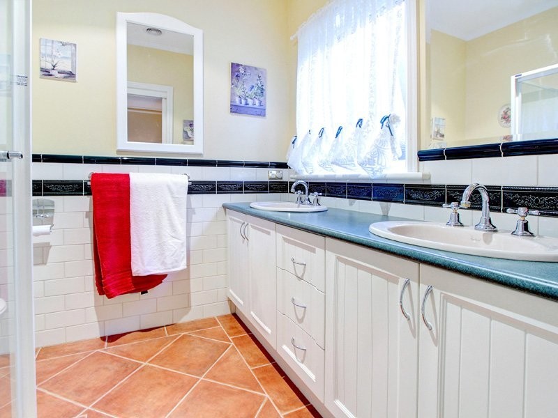 12 Halcyon Rise, Mornington VIC 3931