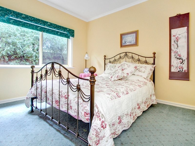 12 Halcyon Rise, Mornington VIC 3931