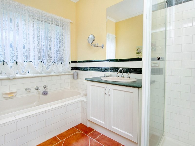 12 Halcyon Rise, Mornington VIC 3931