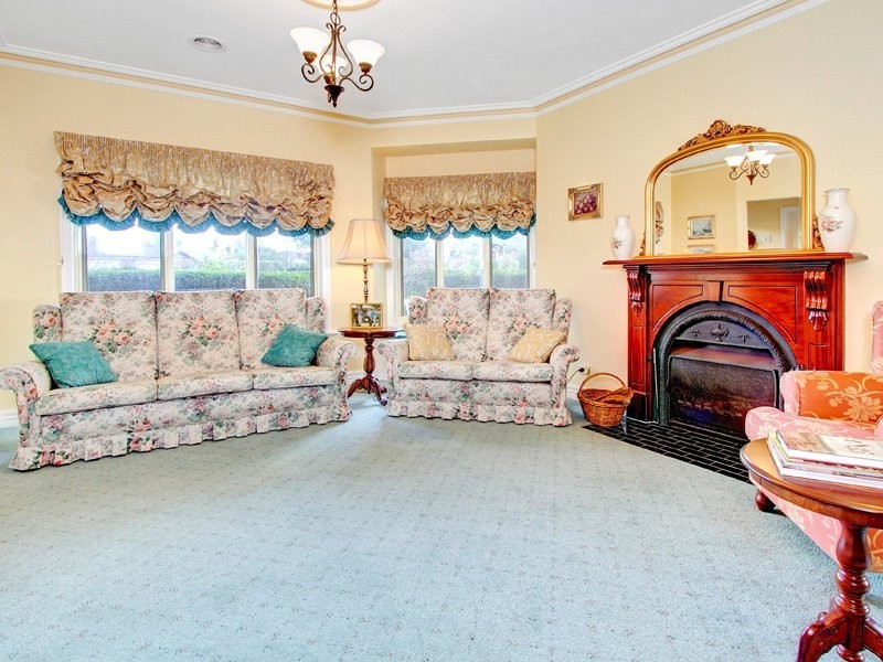 12 Halcyon Rise, Mornington VIC 3931