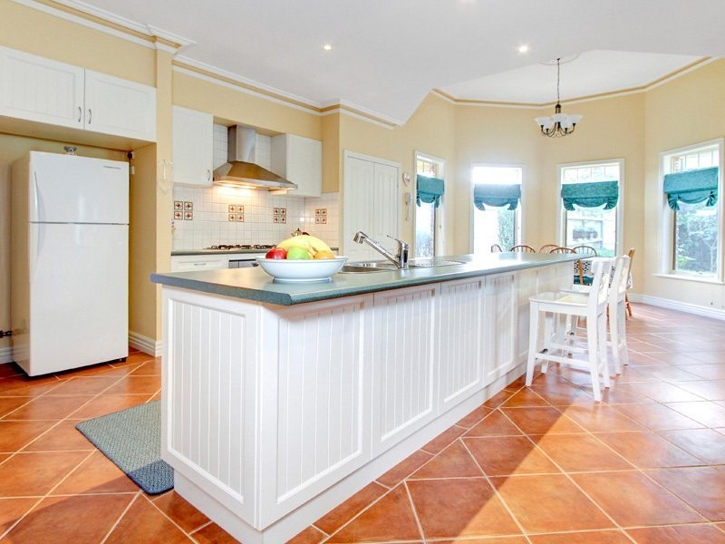 12 Halcyon Rise, Mornington VIC 3931