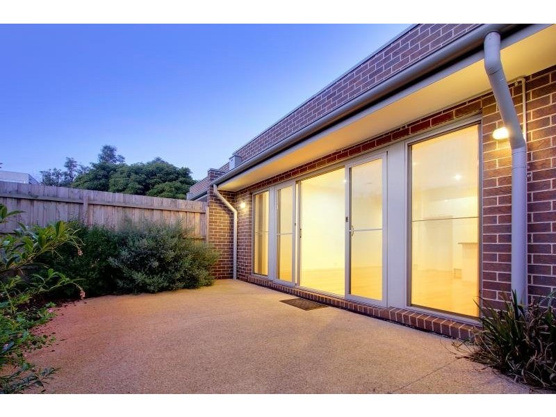 8A Iluka Place, Mornington VIC 3931