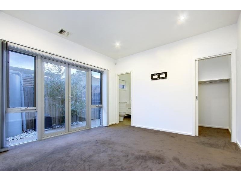 8A Iluka Place, Mornington VIC 3931