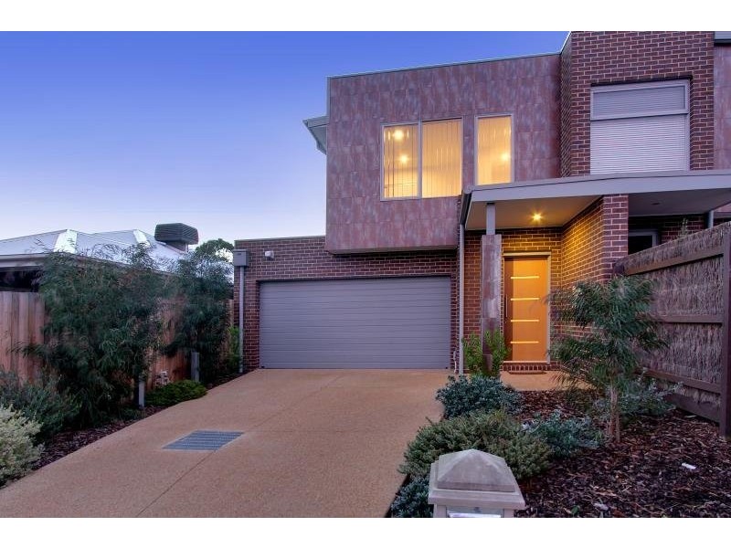 8A Iluka Place, Mornington VIC 3931