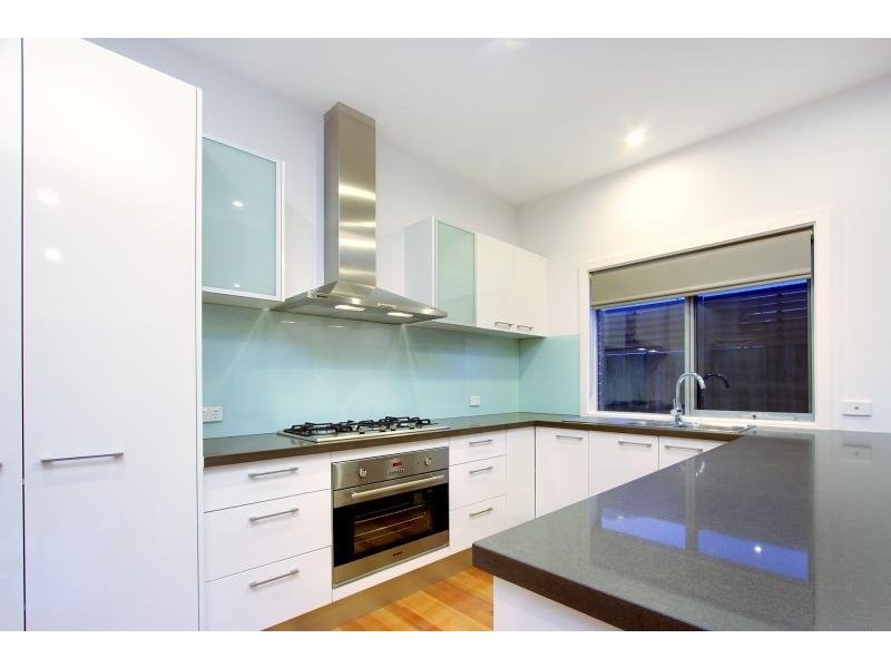 8A Iluka Place, Mornington VIC 3931