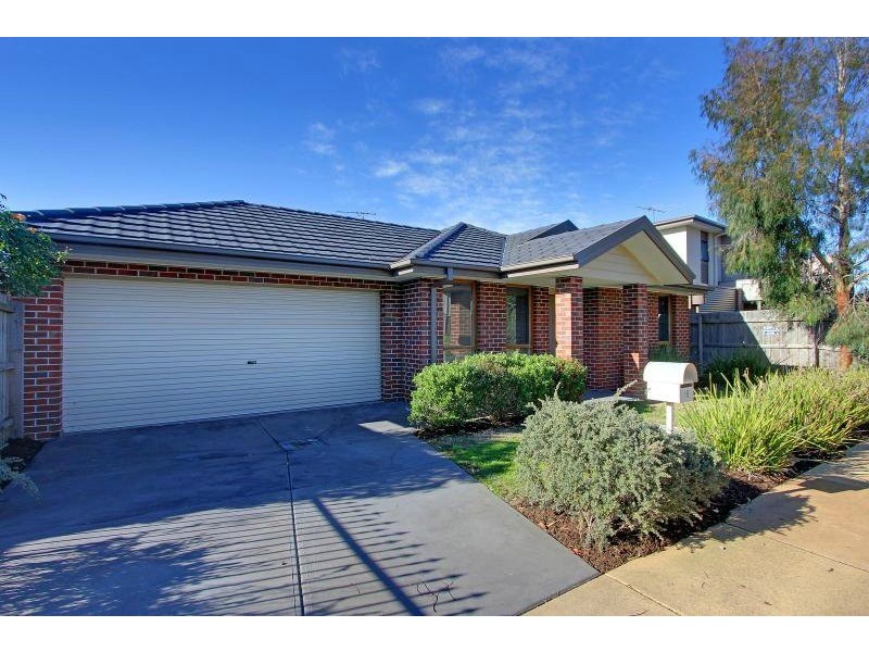 1B Hutson Way, Mount Martha VIC 3934