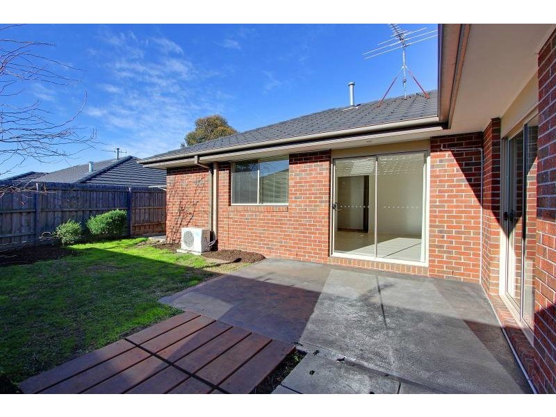 1B Hutson Way, Mount Martha VIC 3934