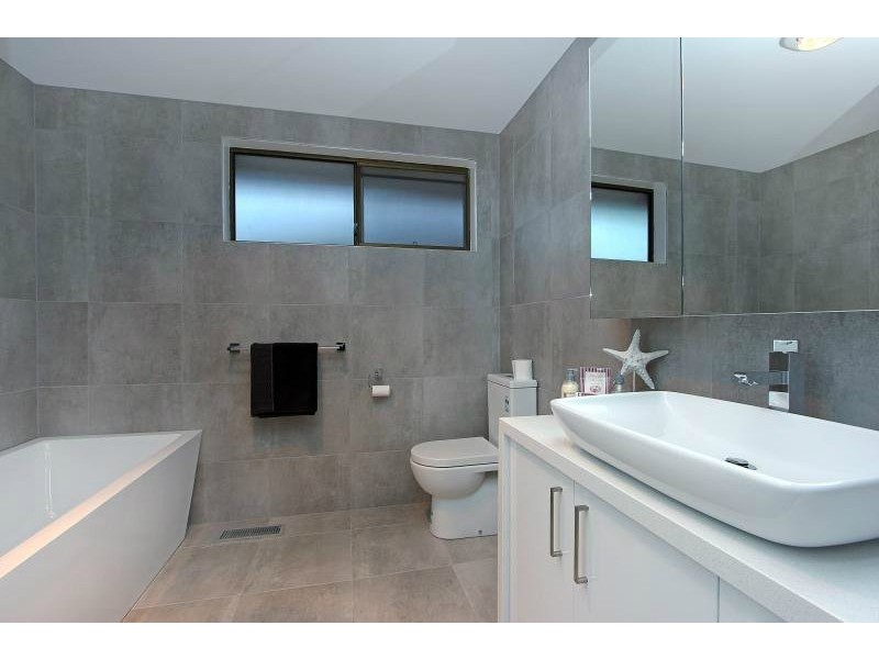 61 Dorothy Crescent, Mornington VIC 3931