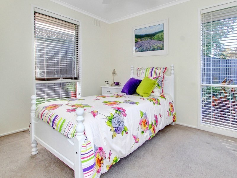 7 Parwan Cres, Mornington VIC 3931