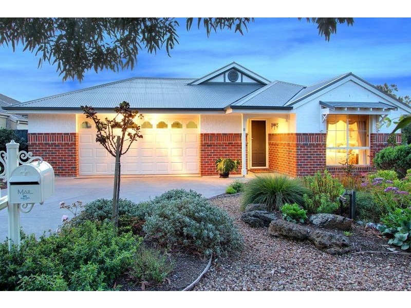 8 Sandhurst Terrace, Mount Martha VIC 3934