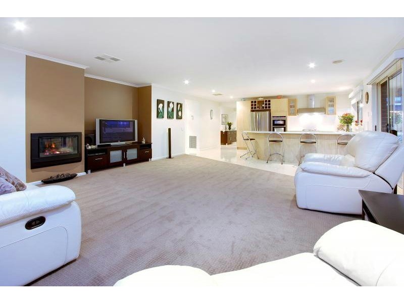 8 Sandhurst Terrace, Mount Martha VIC 3934