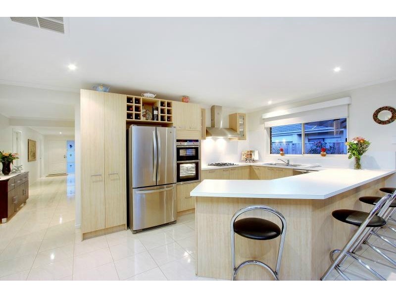 8 Sandhurst Terrace, Mount Martha VIC 3934