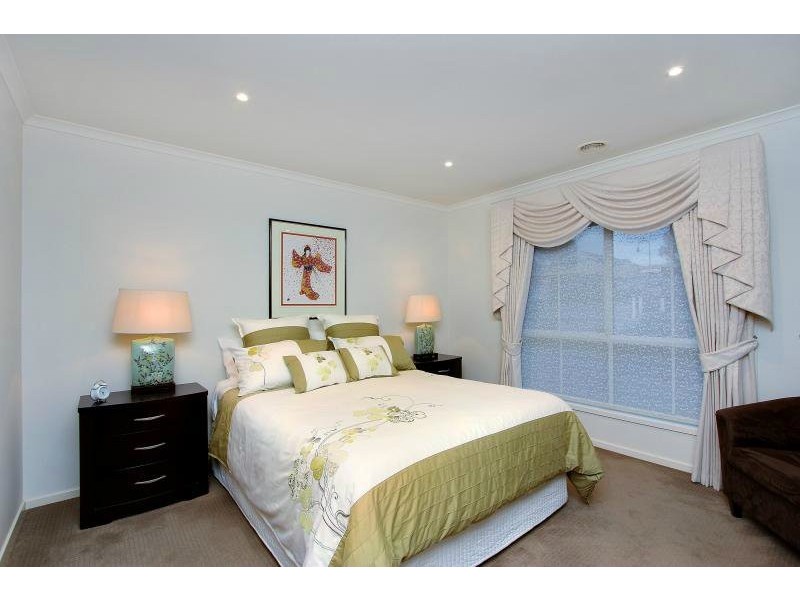 8 Sandhurst Terrace, Mount Martha VIC 3934