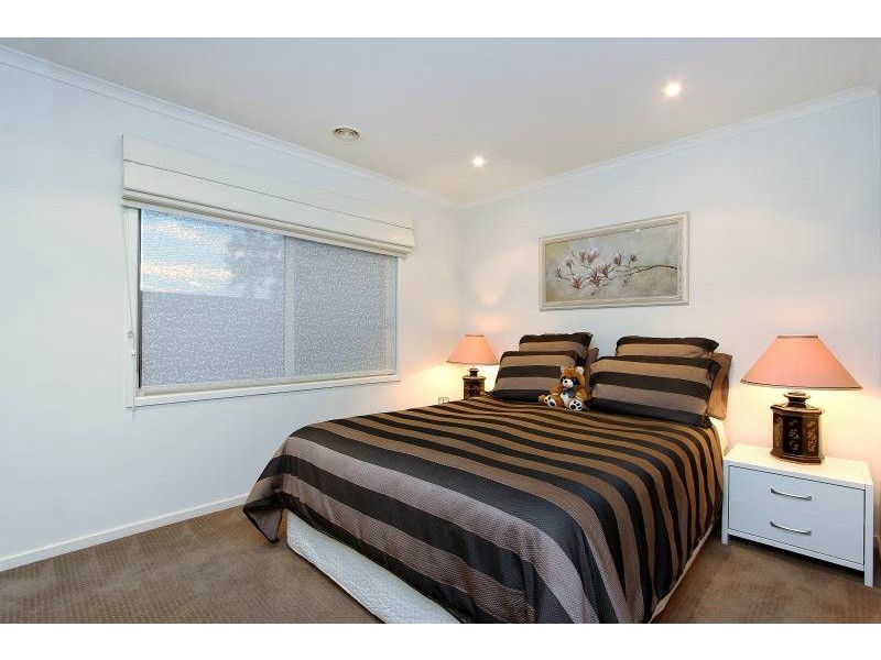 8 Sandhurst Terrace, Mount Martha VIC 3934