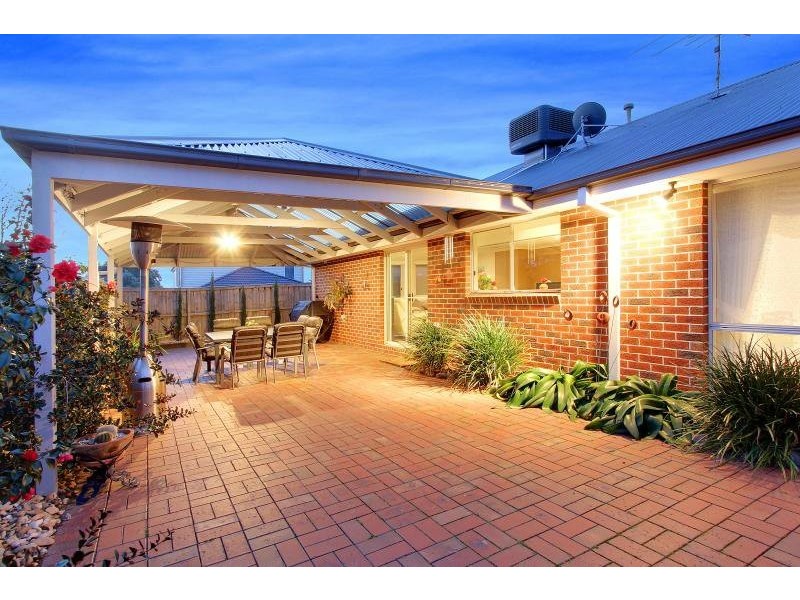 8 Sandhurst Terrace, Mount Martha VIC 3934