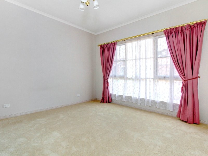 2/21 Lucerne Ave, Mornington VIC 3931