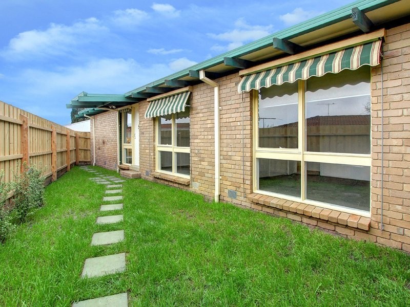 25 Van Ness Avenue, Mornington VIC 3931