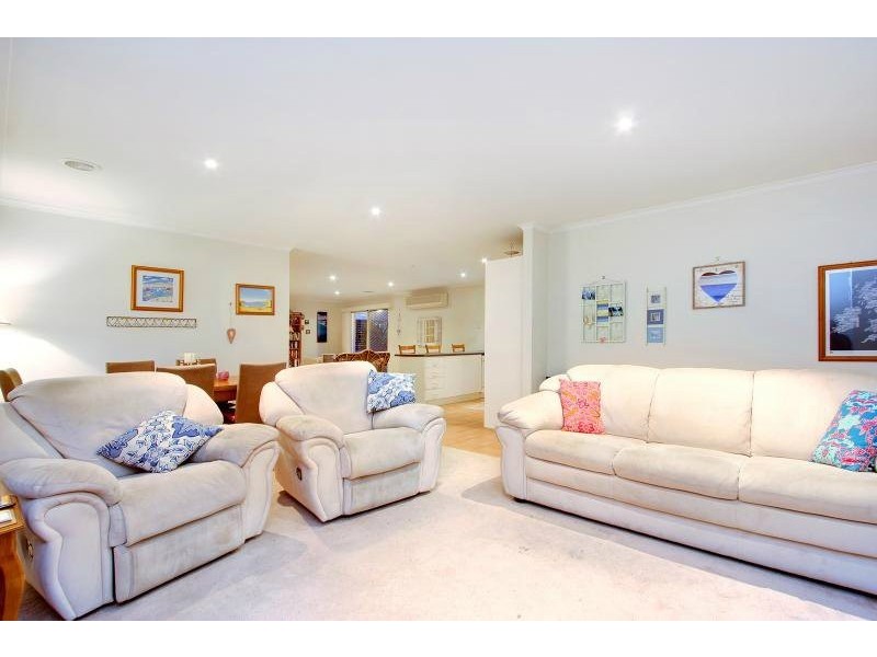 36 Eric Crescent, Mornington VIC 3931