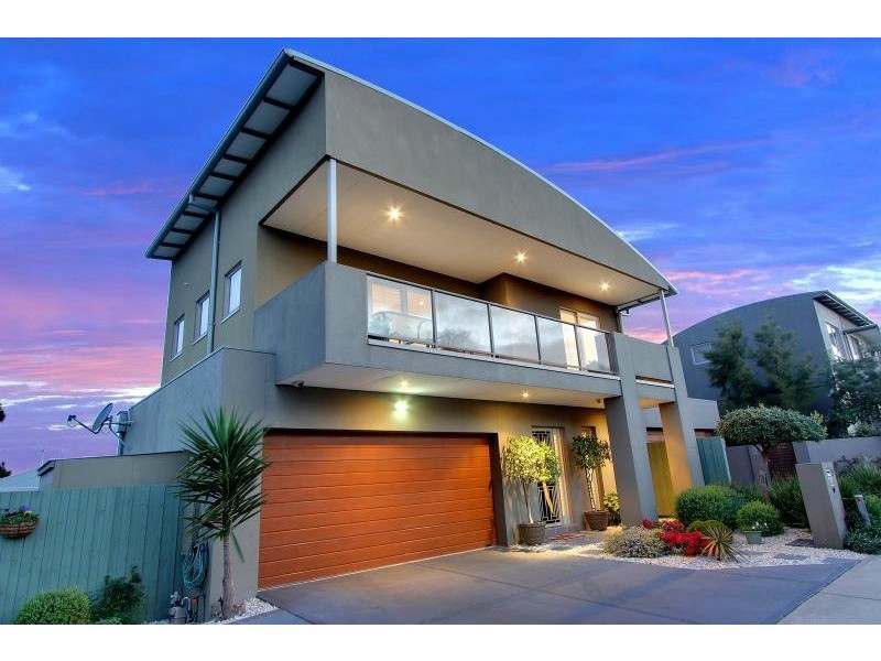 2A Strachans Road, Mornington VIC 3931