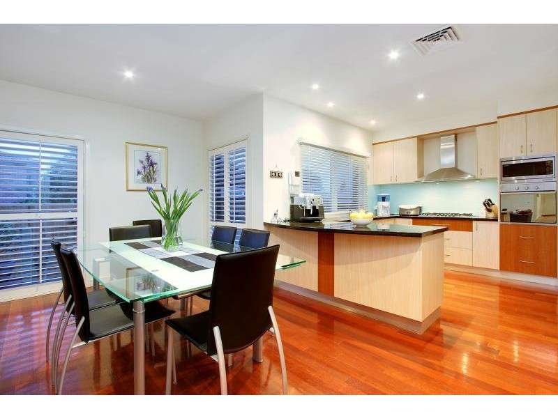 2A Strachans Road, Mornington VIC 3931