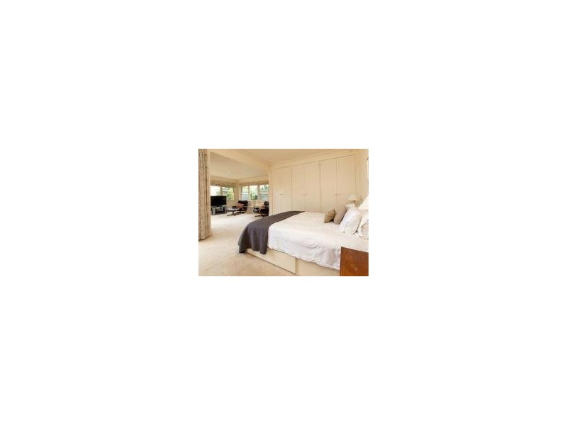 36 Watts Pde, Mount Eliza VIC 3930