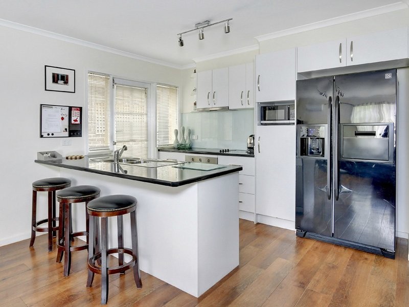 11 /25 Barkly Street, Mornington VIC 3931