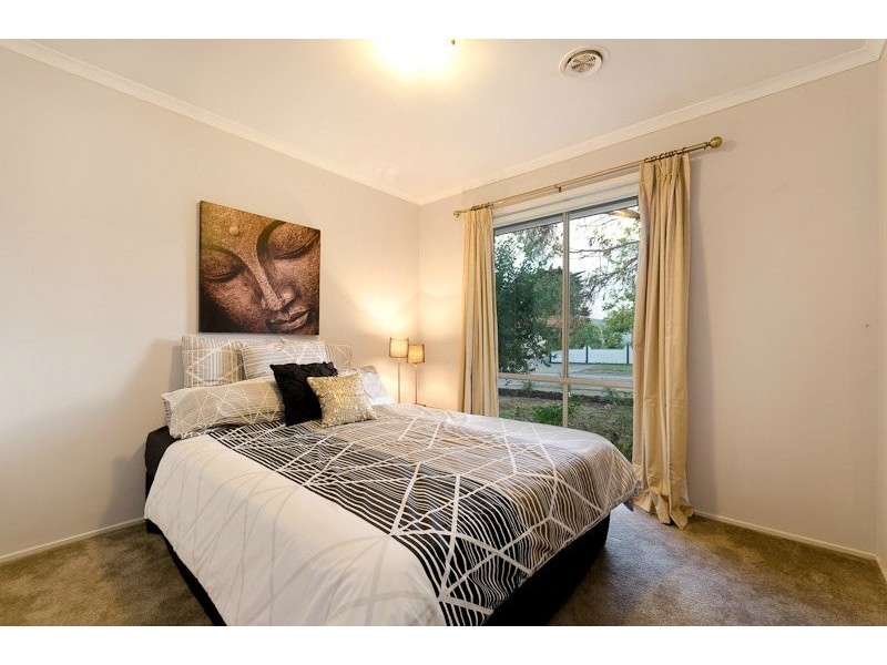 16 Bayrise Drive, Mornington VIC 3931