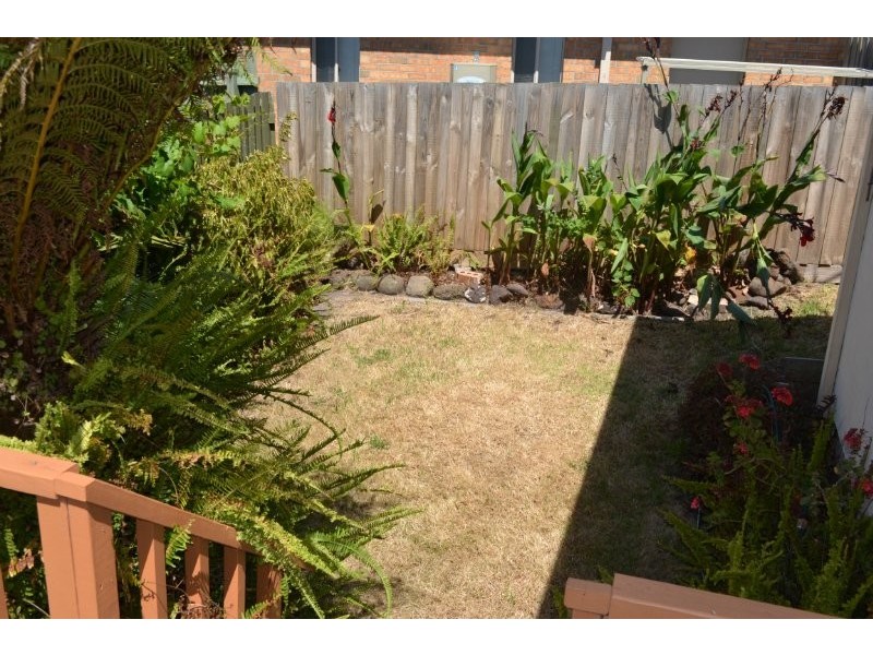 11 /49-51 Separation Street, Mornington VIC 3931