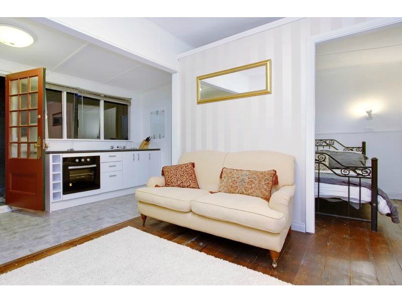 32 Mountain View Road, Mount Eliza VIC 3930