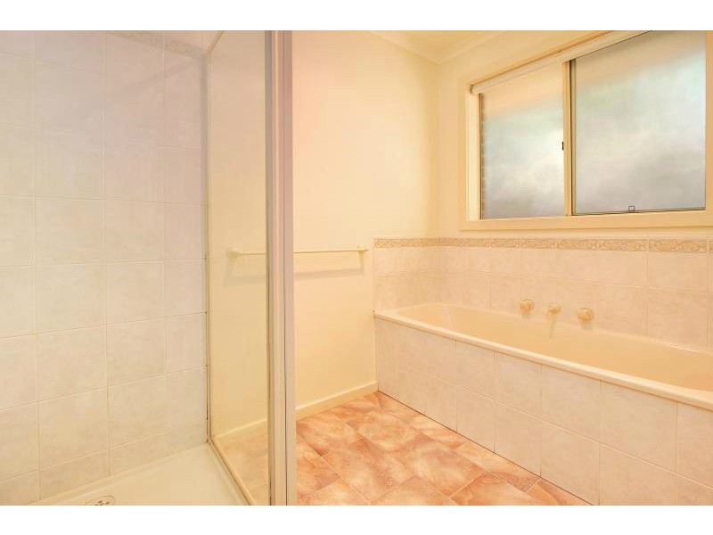 2 Glendenning Rise, Mornington VIC 3931