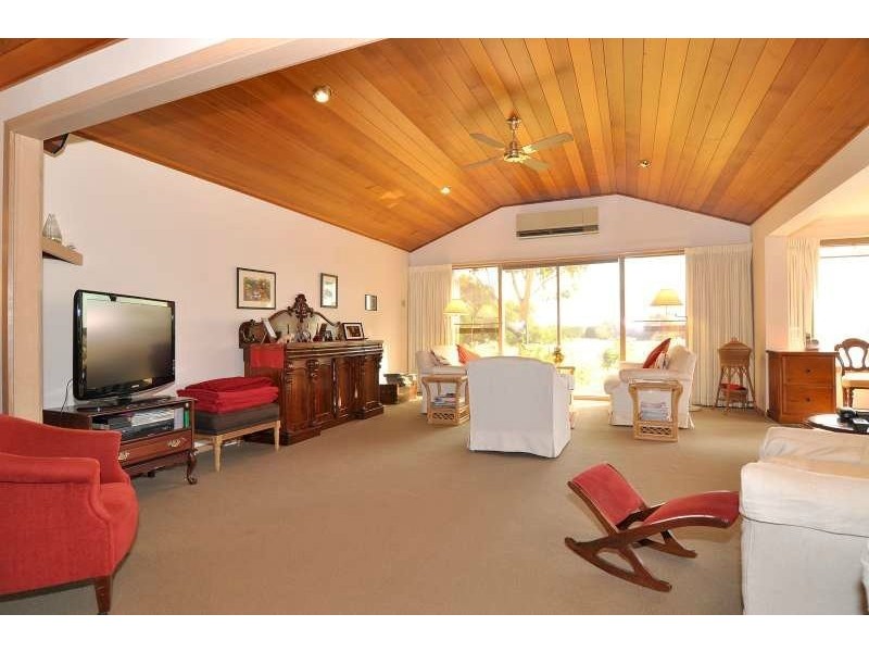 50 Sandy Point Road, Somers VIC 3927