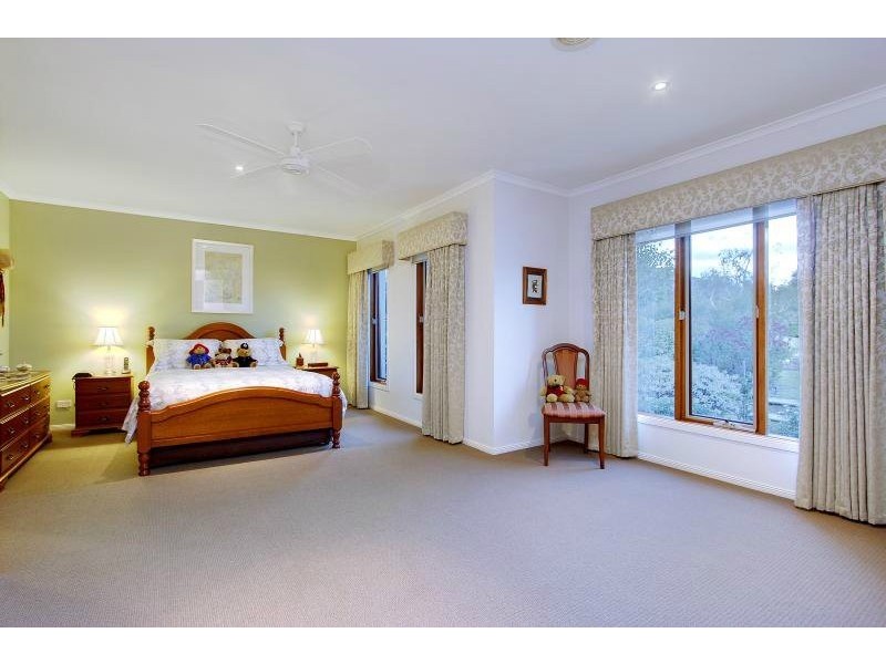 8 Park Avenue, Mornington VIC 3931