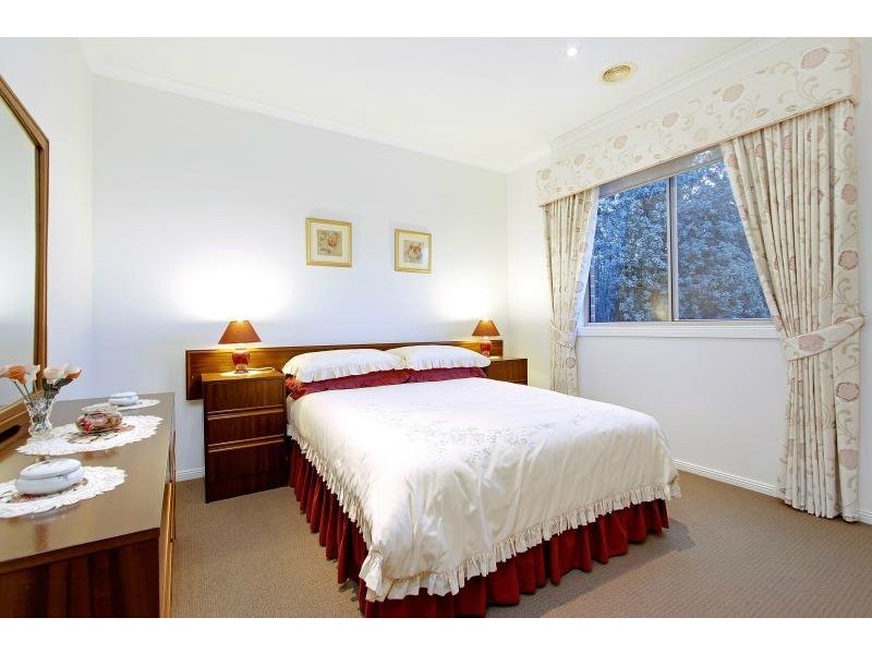 8 Park Avenue, Mornington VIC 3931