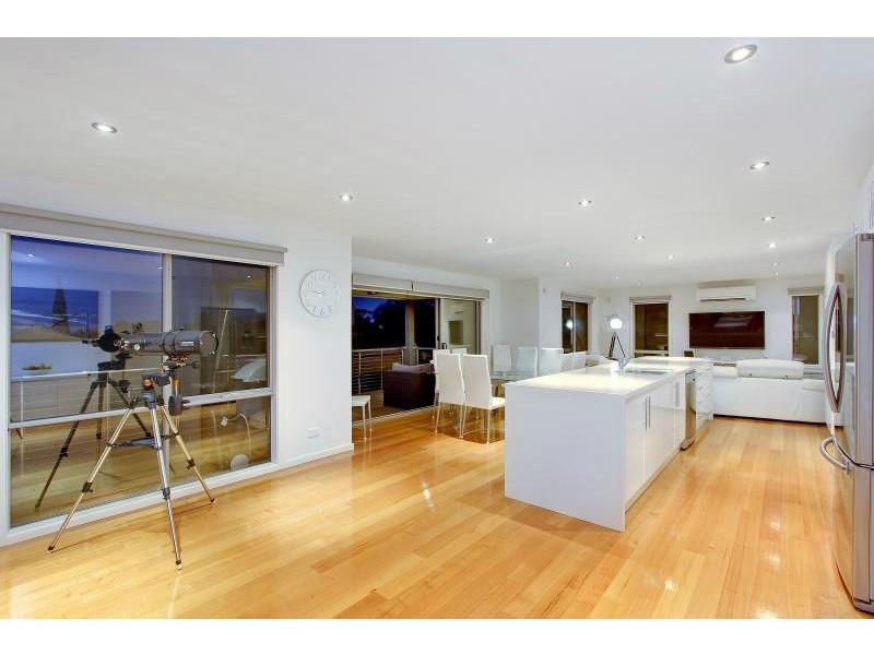 8 Nepean Place, Mornington VIC 3931