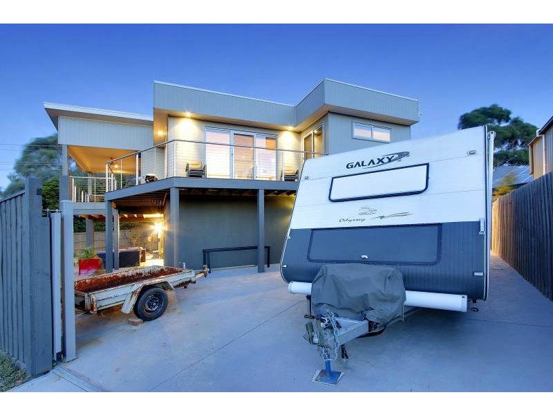 8 Nepean Place, Mornington VIC 3931