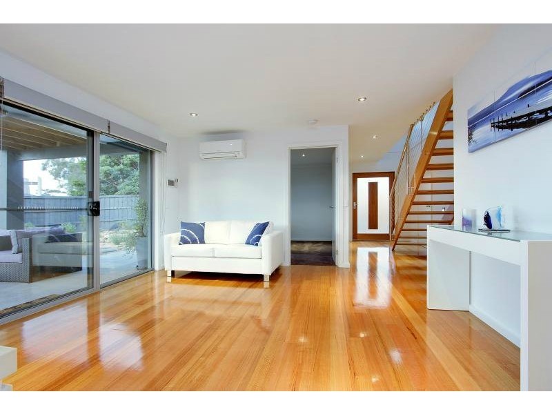 8 Nepean Place, Mornington VIC 3931