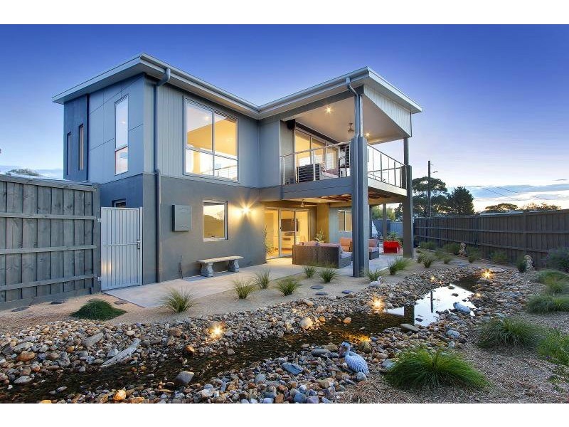 8 Nepean Place, Mornington VIC 3931